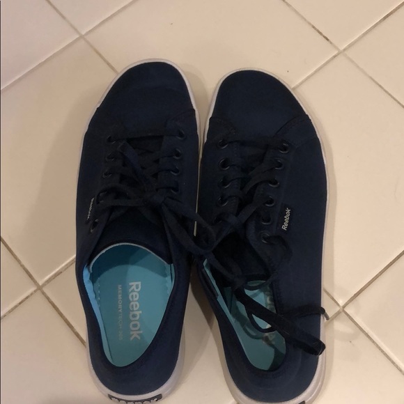 reebok memory tech walking shoes